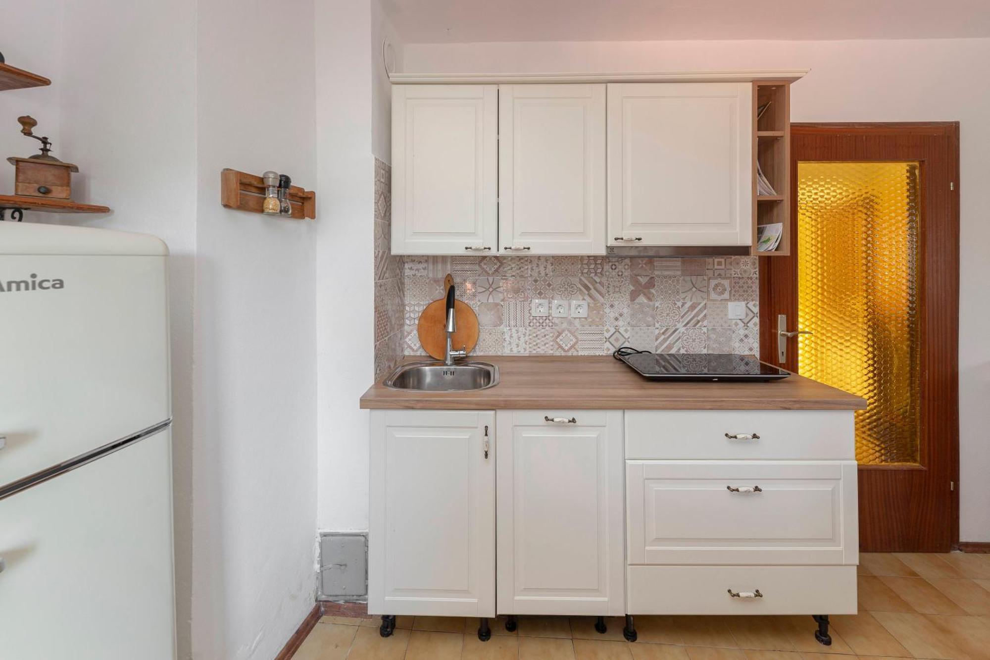 Apartamento Under The Rock House In Osp With Hot Tub Exterior foto