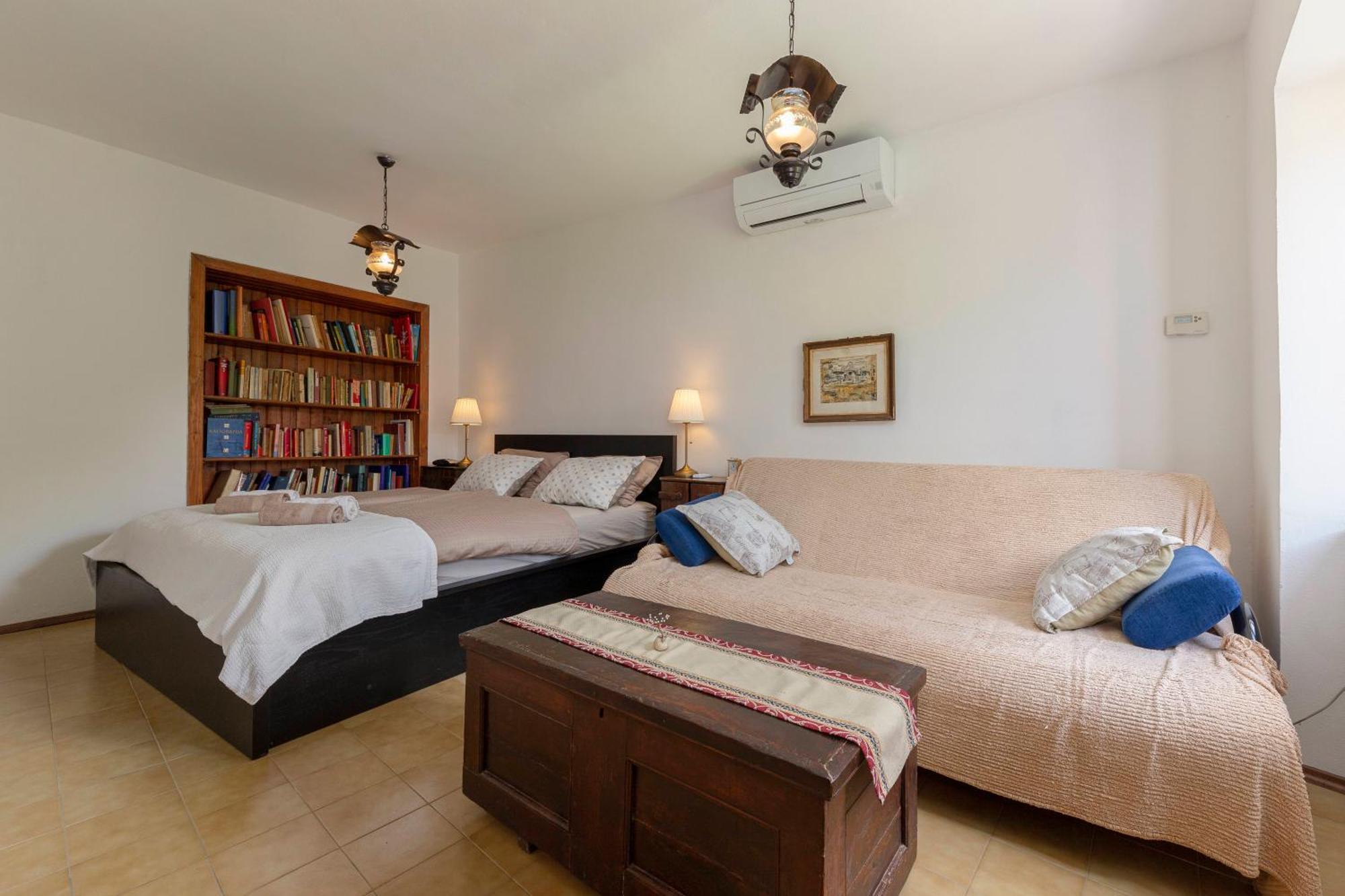 Apartamento Under The Rock House In Osp With Hot Tub Exterior foto