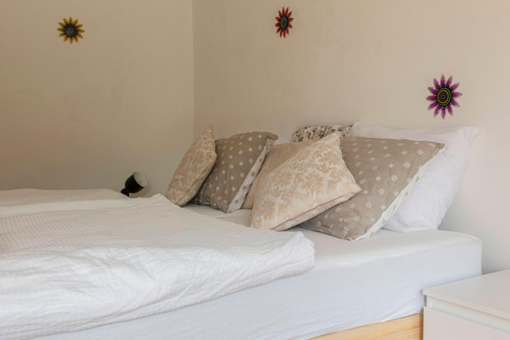 Apartamento Under The Rock House In Osp With Hot Tub Exterior foto