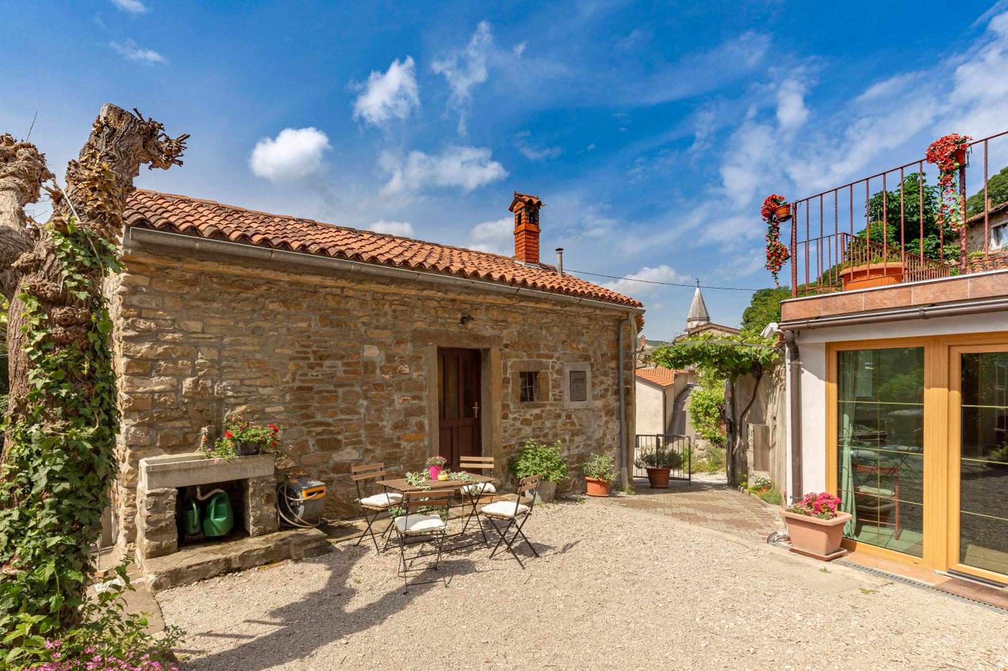 Apartamento Under The Rock House In Osp With Hot Tub Exterior foto